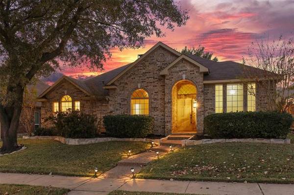 1452 Mayflower Lane, Lewisville, TX 75077