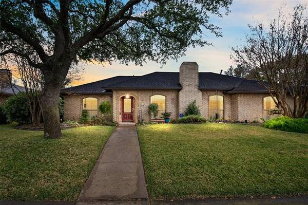 2254 Woodcreek, Carrollton, TX 75006