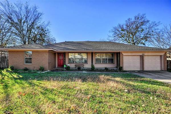 316 W Young Street, Howe, TX 75459