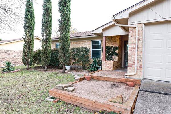 1424 Trammell Drive, Benbrook, TX 76126