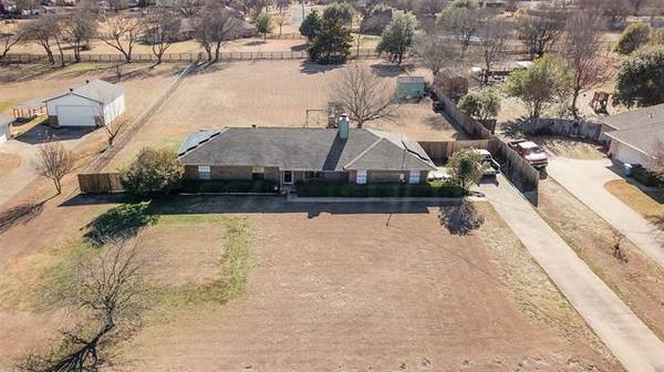 229 Lariat Trail, Ovilla, TX 75154