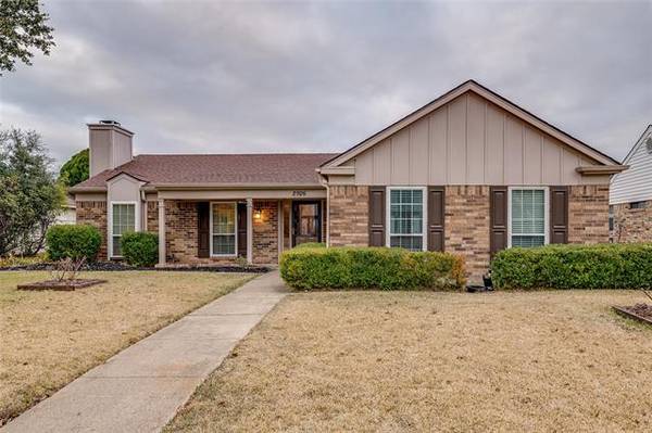 2926 Mars Drive, Garland, TX 75040