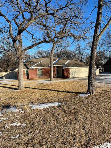 105 Tabor Lane, Chico, TX 76431