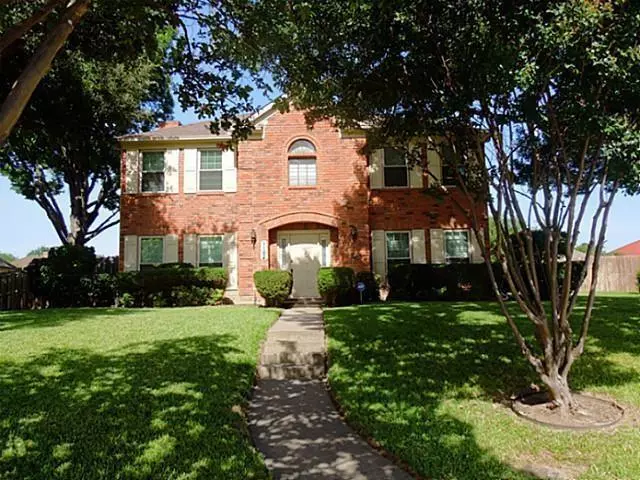 1104 Lexington Circle, Desoto, TX 75115