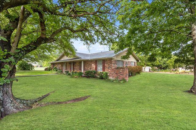 601 S Jackson Street, Wolfe City, TX 75496