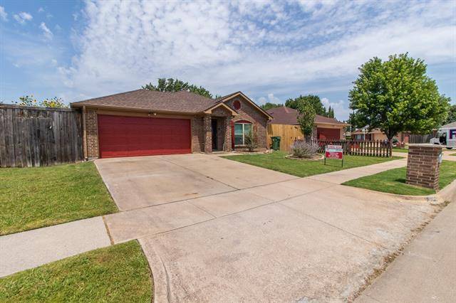 7002 Snowivy Court, Arlington, TX 76001