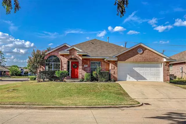 3801 Berrybush Lane, Fort Worth, TX 76137