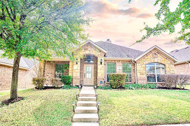 213 Dancing Light Lane, Red Oak, TX 75154