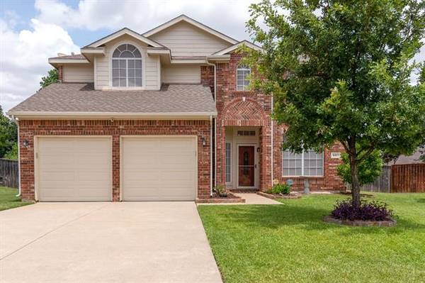 901 Summerbrook Drive, Euless, TX 76040