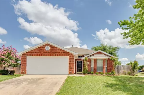 629 Ember Lane, Mansfield, TX 76063