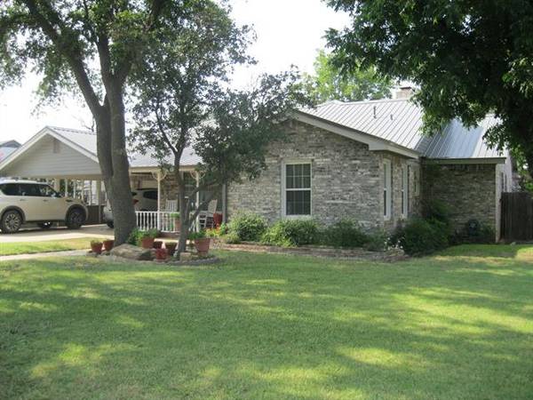 1302 W Wheeler Street, Breckenridge, TX 76424