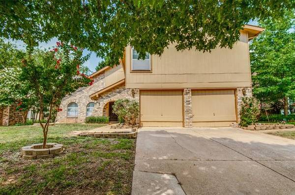 3205 Willow Bend, Bedford, TX 76021