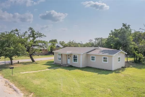 901 N Live Oak Street, Breckenridge, TX 76424