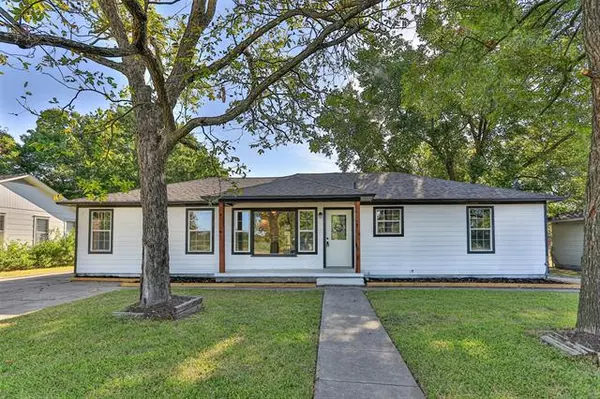 1406 S Grand Avenue, Gainesville, TX 76240