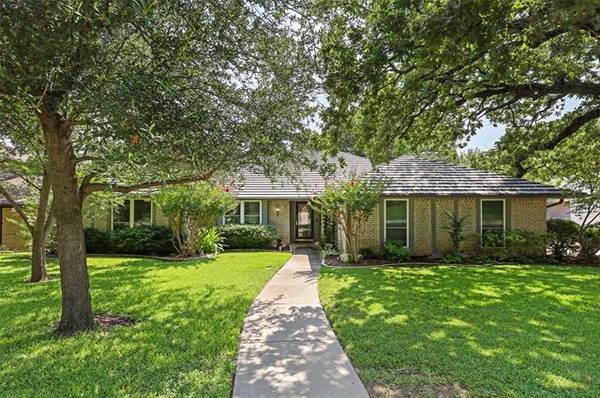 3105 Greenbrook Drive, Arlington, TX 76016