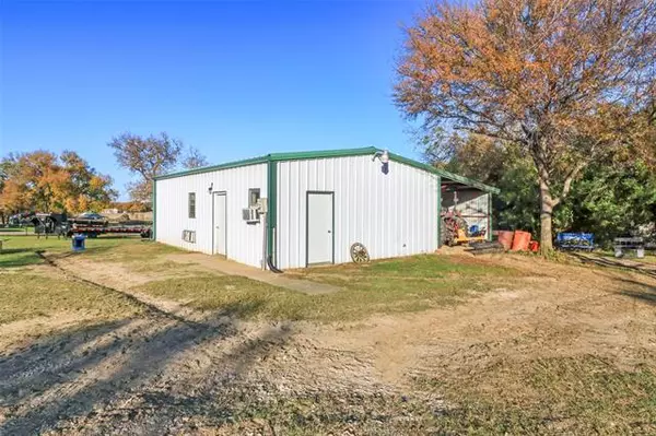 Weatherford, TX 76085,180 Edward Farris Road