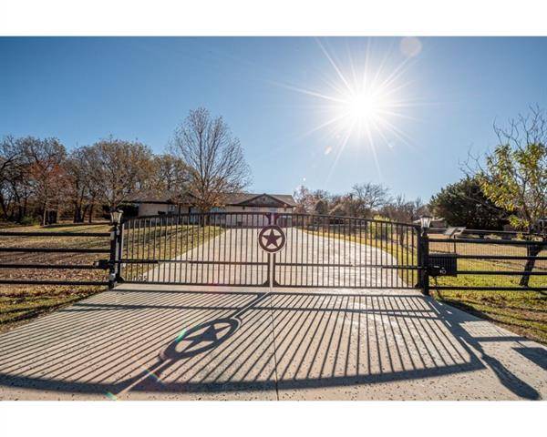 1105 Eagles Way, Springtown, TX 76082