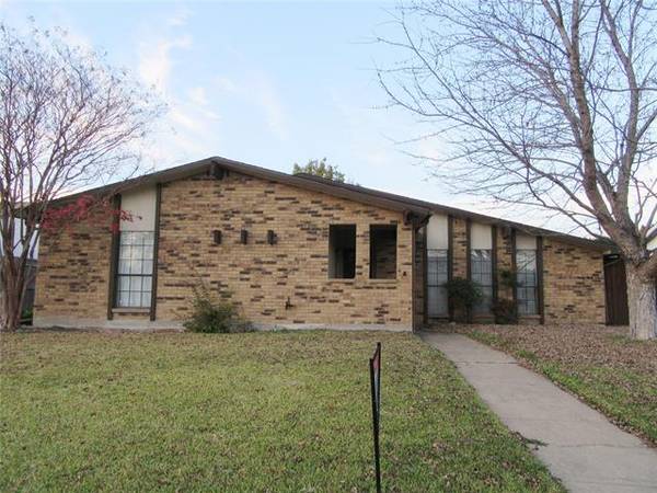 2207 Marble Falls Drive, Carrollton, TX 75007