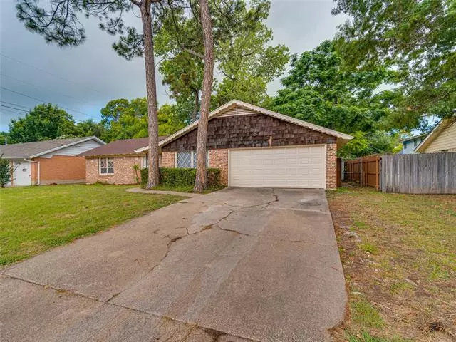 1009 Mitchell Road, Irving, TX 75060