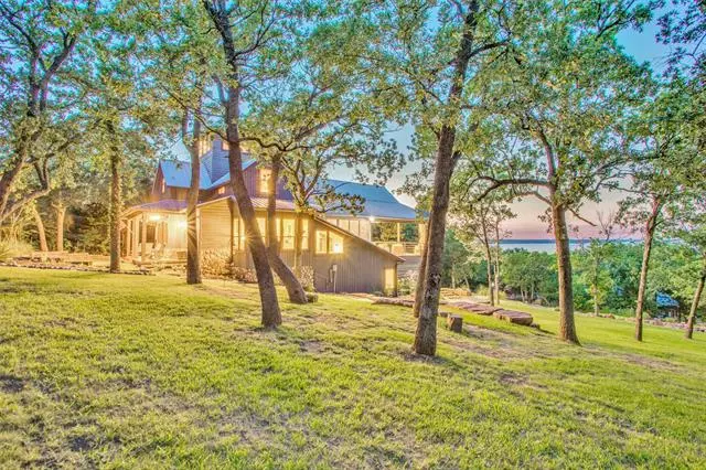 227 Oak Hills Drive, Pottsboro, TX 75076