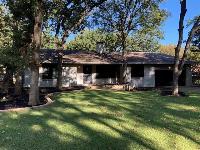 3317 Woodford Drive, Arlington, TX 76013