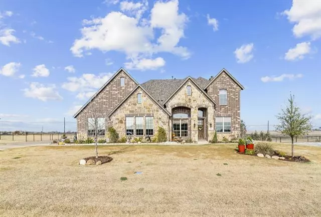 95 Daniel Drive, Van Alstyne, TX 75495