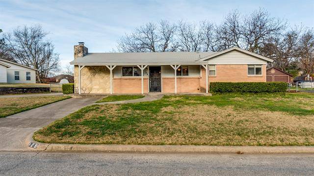 129 Shoreline Drive, Azle, TX 76020