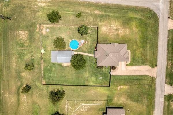 140 Star Point Lane, Weatherford, TX 76088