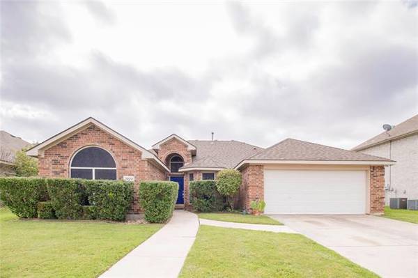 2904 Chisholm Trail, Corinth, TX 76210