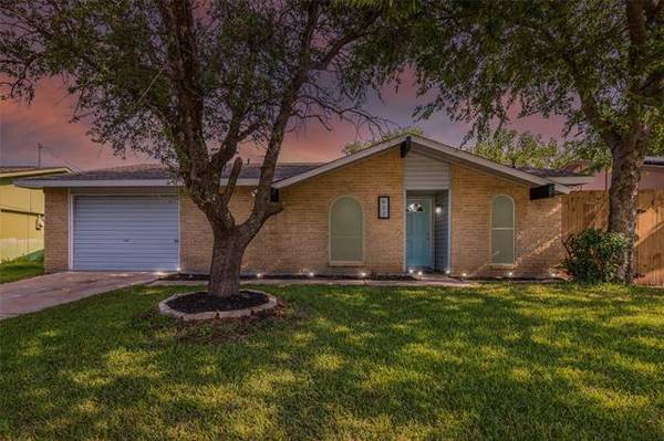 622 Country Lane, Grand Prairie, TX 75052