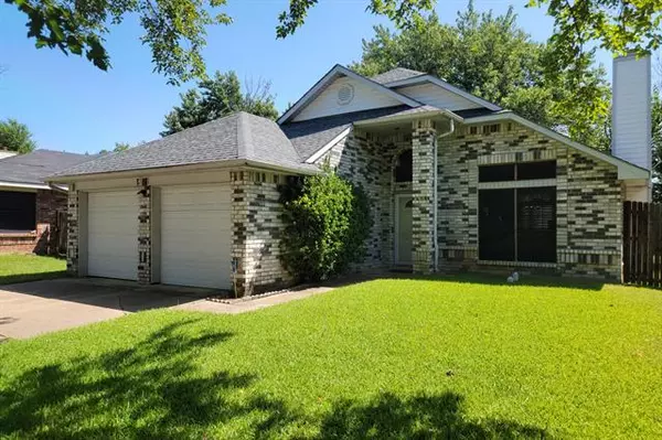 6301 Fairlane Drive, Arlington, TX 76001