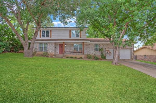 8016 Bangor Drive, Benbrook, TX 76116