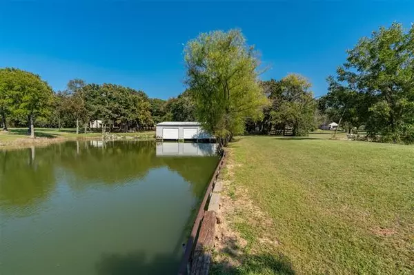 East Tawakoni, TX 75472,484 Briggs Boulevard