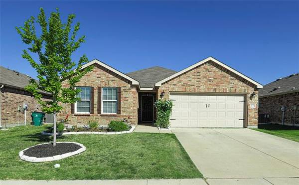 1637 Waggoner Drive, Aubrey, TX 76227