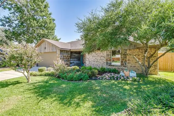 Arlington, TX 76016,4704 Oak Valley Drive