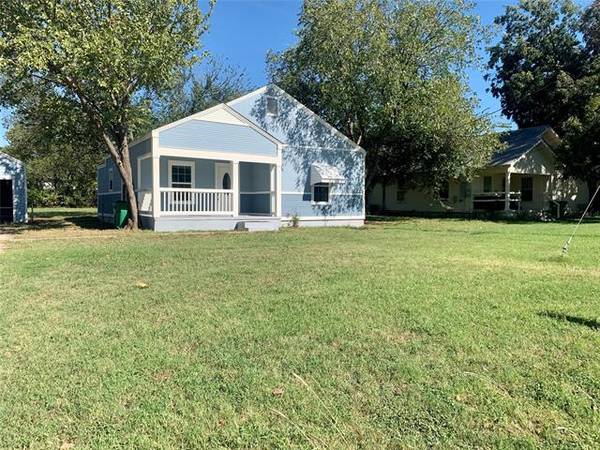 806 Cooke Street, Nocona, TX 76255