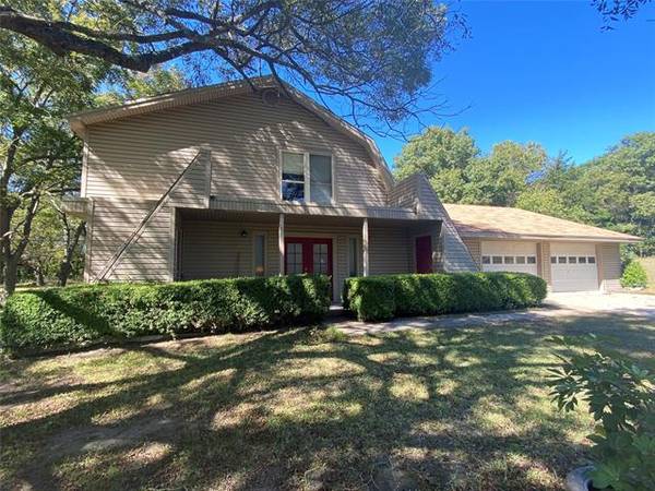 214 Whispering Oaks Street,  Tom Bean,  TX 75489