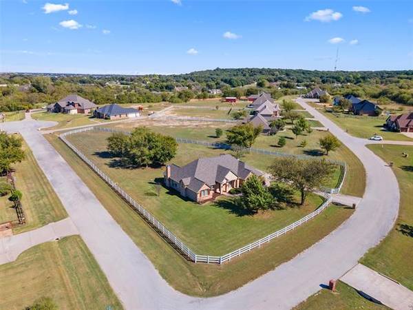 3324 Bent Creek Trail, Crowley, TX 76036