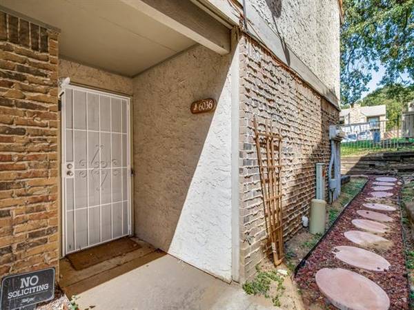 6036 Stoneybrook Drive, Fort Worth, TX 76112