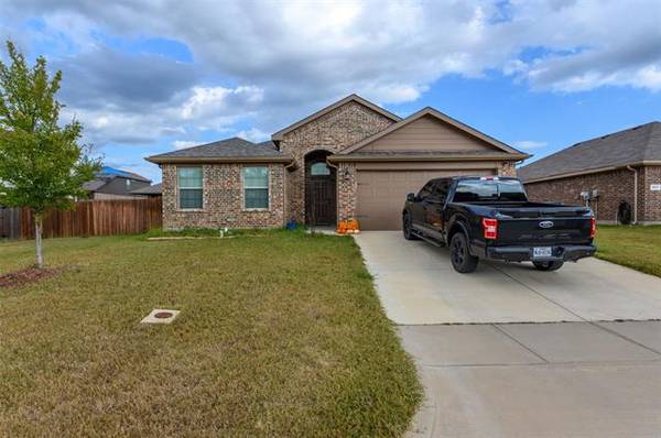 215 Belmont Park Drive, Ponder, TX 76259