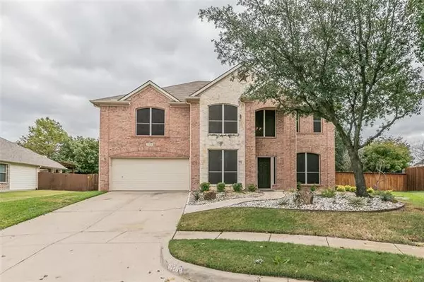 10208 Crowne Pointe Lane, Fort Worth, TX 76244