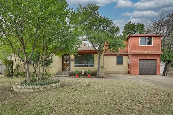 501 Winters Street, River Oaks, TX 76114