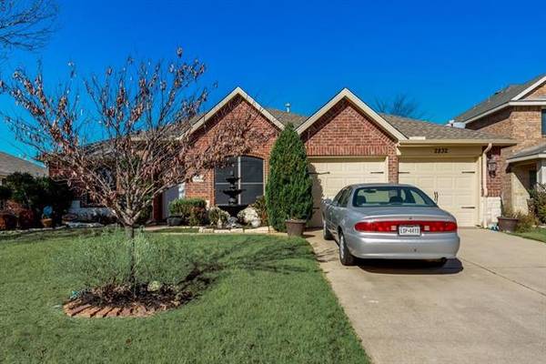 2832 Ector Drive, Grand Prairie, TX 75052