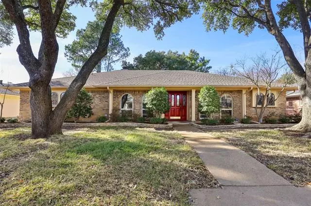 1504 Waltham Court, Arlington, TX 76012