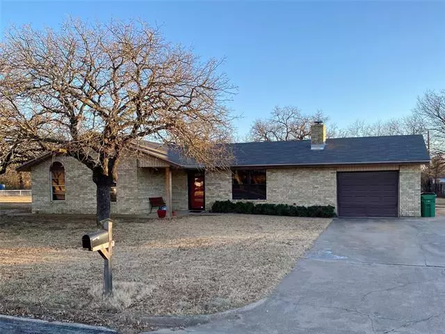 143 Dennis Street, Jacksboro, TX 76458