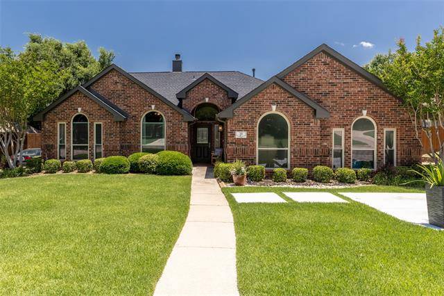 36 W Hillside Place, Trophy Club, TX 76262