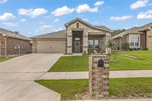 213 Balcones Drive, Fort Worth, TX 76108