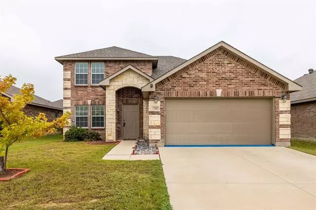 316 Chalkstone Drive, Fort Worth, TX 76131