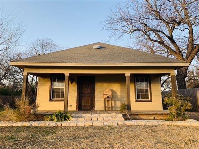 107 Throckmorton Street, Weatherford, TX 76086