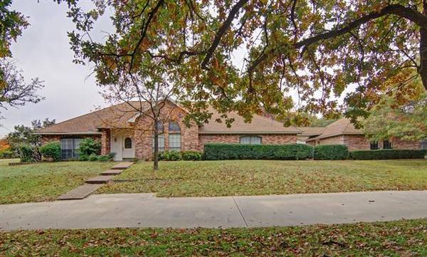 106 Beech Court, Hudson Oaks, TX 76087